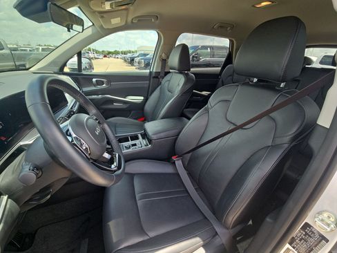 Used 2025 Kia Sorento S FWD image 15