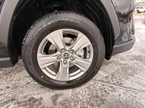 Used 2025 Toyota RAV4 XLE image 33