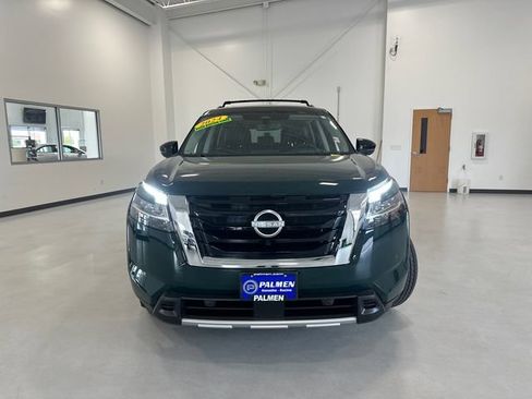 Used 2024 Nissan Pathfinder Platinum w/ Cargo Package AWD/4WD image 3