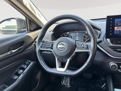 Used 2023 Nissan Altima 2.5 SL AWD/4WD image 12