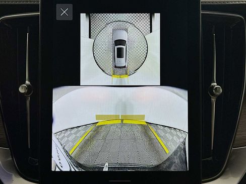 New 2026 Volvo XC90 T8 Plus w/ Protection Package Premier image 14