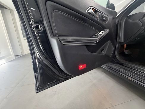 Used 2014 Mercedes-Benz CLA 250 image 18