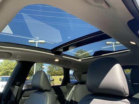 Used 2025 INFINITI QX50 Luxe image 16