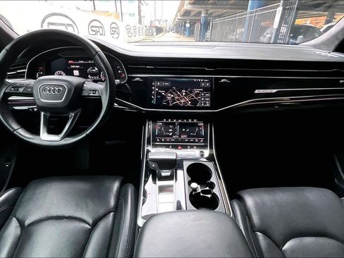 Used 2019 Audi Q8 Prestige w/ Luxury Package image 15