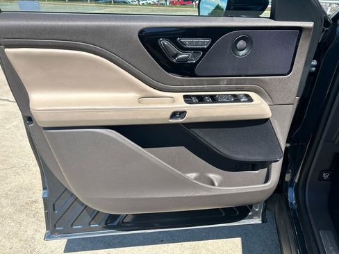 Certified 2024 Lincoln Aviator Reserve w/ Equipment Group 201A AWD/4WD image 12
