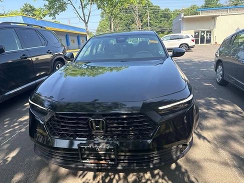 Used 2023 Honda Accord EX image 2