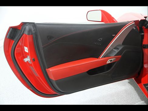 Used 2014 Chevrolet Corvette Stingray Convertible w/ 3LT Preferred Equipment Group RWD image 5