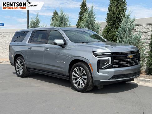 Used 2025 Chevrolet Suburban High Country AWD/4WD image 10