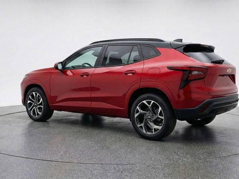 Used 2025 Chevrolet Trax LT FWD image 6
