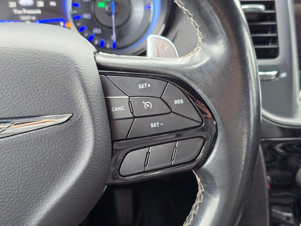 Used 2019 Chrysler 300 S AWD/4WD image 29