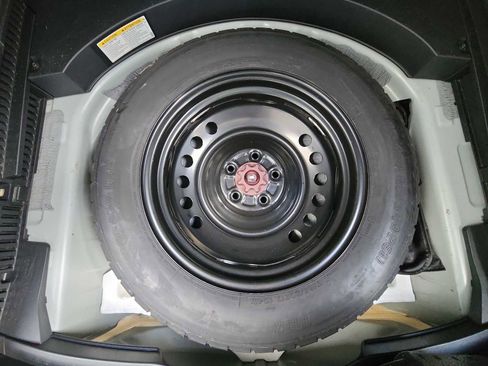 Used 2022 Toyota RAV4 LE image 24