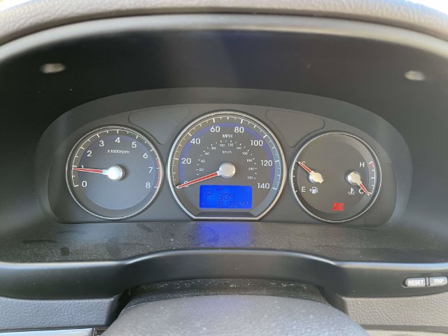 Used 2010 Hyundai Santa Fe GLS FWD image 22