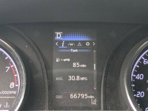 Used 2020 Toyota Camry LE image 13