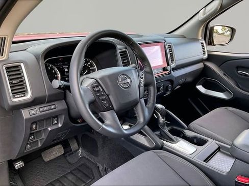 Used 2023 Nissan Frontier SV w/ SV Convenience Package RWD image 12