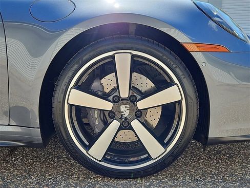 Certified 2025 Porsche 911 Carrera image 11