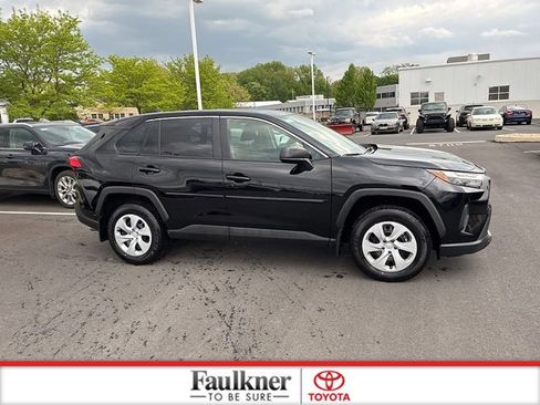 Used 2025 Toyota RAV4 LE AWD/4WD image 4