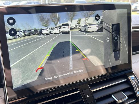 Used 2024 Lincoln Navigator Reserve image 12