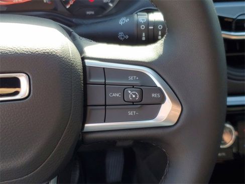 New 2026 Jeep Compass Latitude image 20