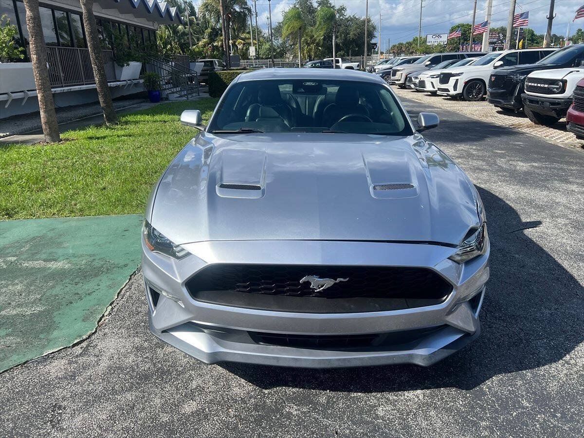 Used 2022 Ford Mustang Premium RWD image 3
