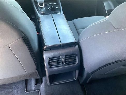 Used 2025 Nissan Rogue S FWD image 30