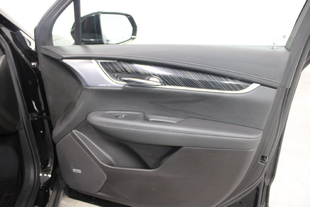 Used 2024 Cadillac XT6 Premium Luxury AWD/4WD image 25