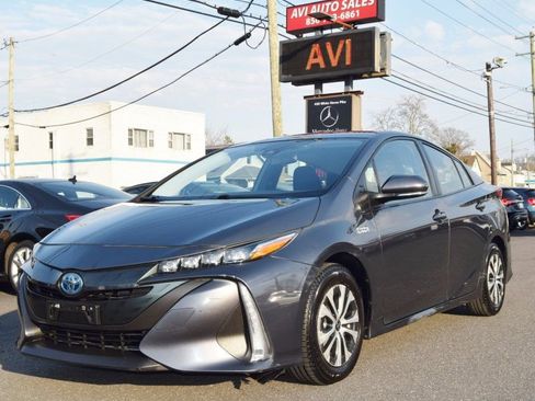 Used 2021 Toyota Prius Prime LE image 2