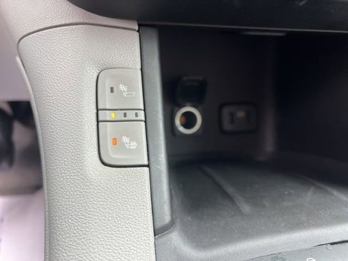 Used 2018 GMC Acadia SLT image 21