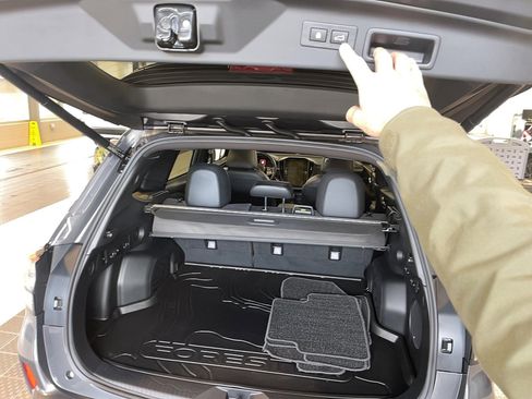 Used 2025 Subaru Forester Limited image 26