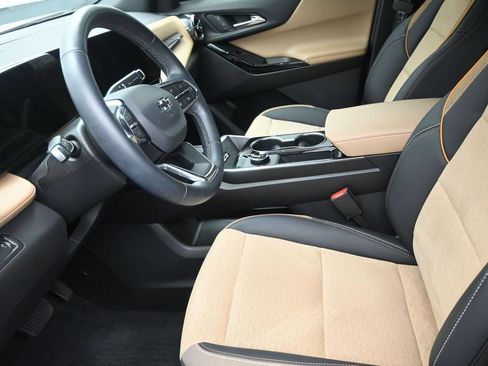 Used 2026 Chevrolet Equinox ACTIV FWD image 12