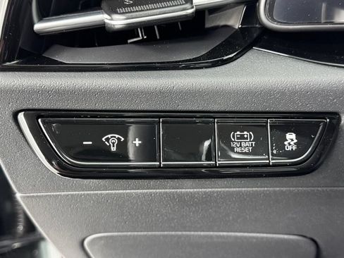 New 2026 Kia Niro EX FWD image 32