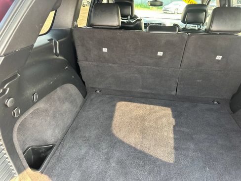 Used 2019 Jeep Grand Cherokee Altitude AWD/4WD image 22