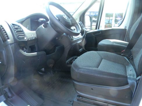 Used 2023 RAM ProMaster 2500 FWD image 4