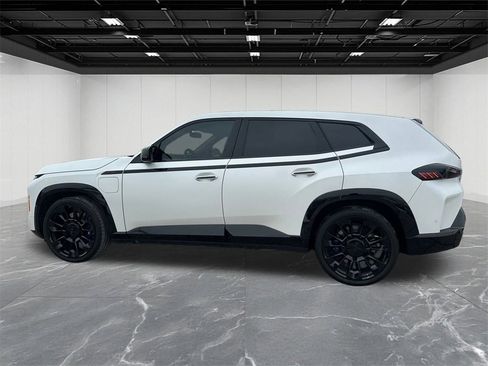 Used 2026 BMW XM Label Red image 2