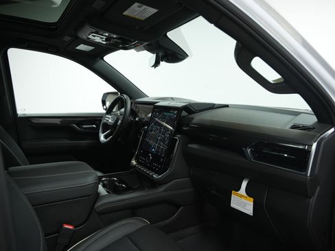 New 2026 GMC Yukon XL Elevation w/ Elevation Premium Package image 21