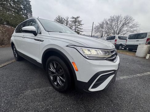 Used 2024 Volkswagen Tiguan SE AWD/4WD image 9