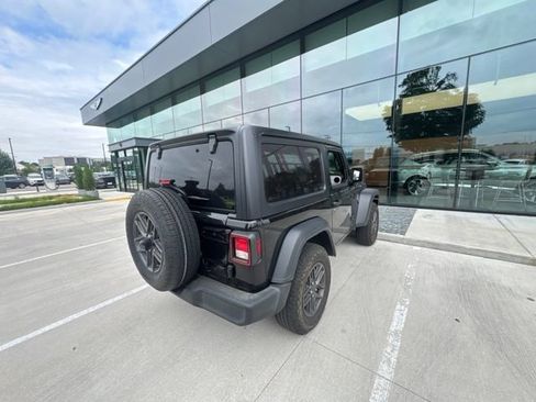 Used 2024 Jeep Wrangler Sport AWD/4WD image 12