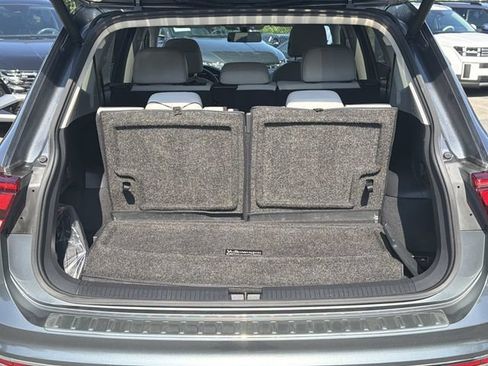 Used 2019 Volkswagen Tiguan SEL w/ 3rd Row Seat Package AWD/4WD image 20