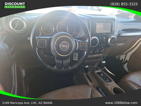 Used 2013 Jeep Wrangler Unlimited Sahara w/ Connectivity Group AWD/4WD image 12