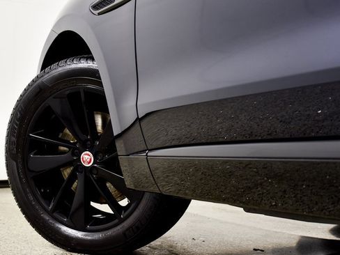 Used 2022 Jaguar F-PACE S image 15