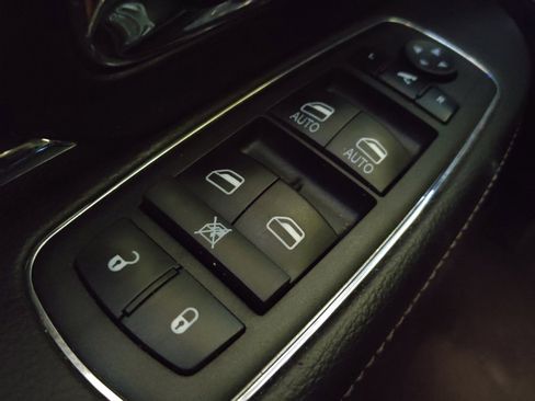 Used 2013 RAM 1500 Laramie w/ Convenience Group RWD image 27