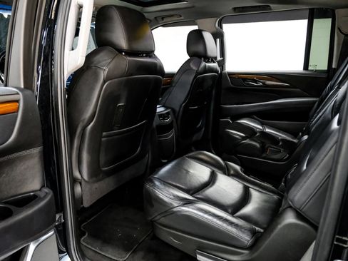Used 2020 Cadillac Escalade ESV Luxury RWD image 46