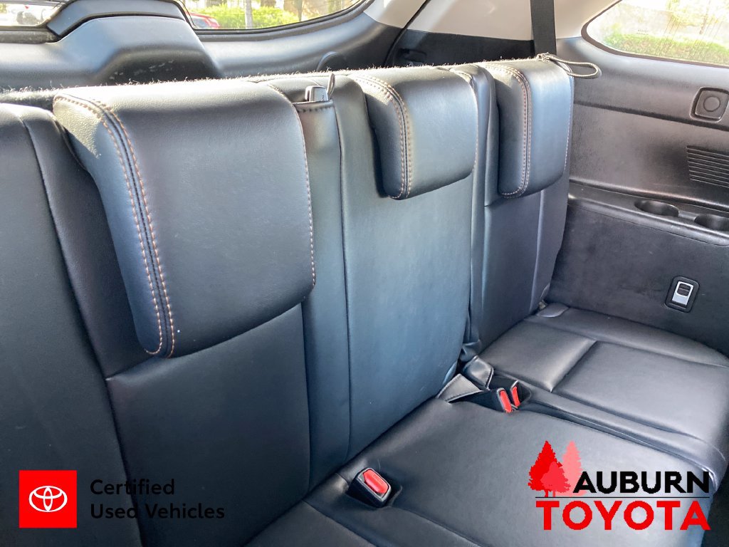 Certified 2017 Toyota Highlander Limited Platinum w/ Carpet Mat Package AWD/4WD image 23