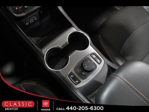 Used 2024 GMC Terrain AT4 AWD/4WD image 15