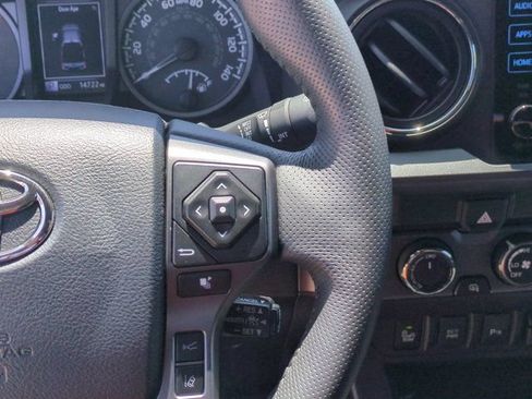 Used 2019 Toyota Tacoma TRD Sport w/ Technology Package AWD/4WD image 20