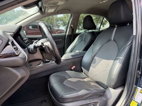 Used 2021 Toyota Camry SE w/ Convenience Package FWD image 7