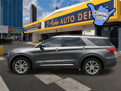 Used 2020 Ford Explorer XLT w/ Equipment Group 202A AWD/4WD image 2