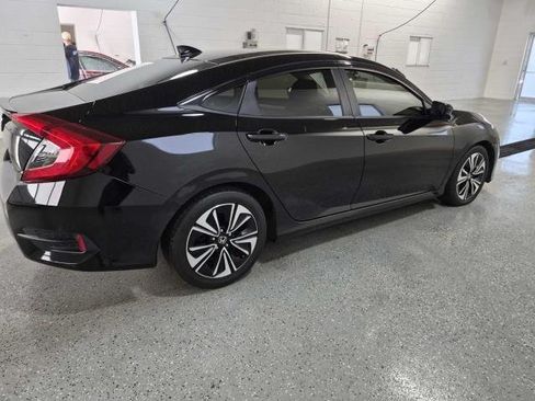 Used 2018 Honda Civic EX-T image 2