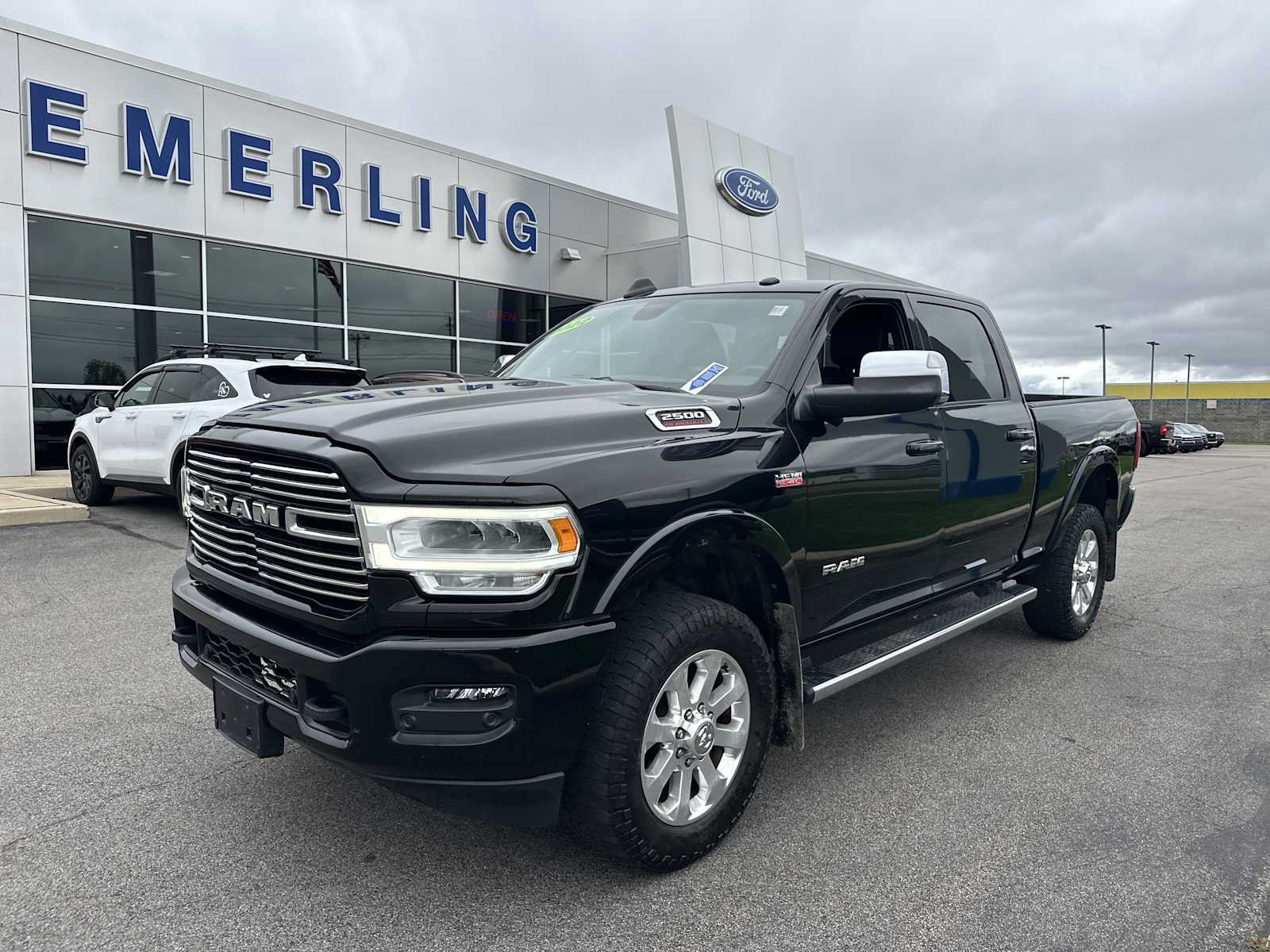 Used 2022 RAM 2500 Laramie AWD/4WD image 1