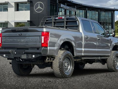 Used 2022 Ford F250 Lariat w/ Black Appearance Package image 4