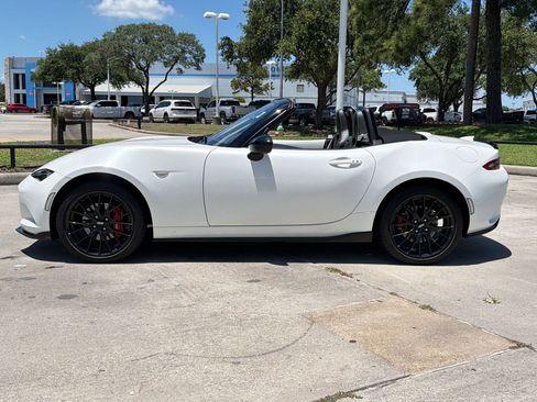 Used 2023 MAZDA MX-5 Miata Club w/ Brembo/BBS Recaro Package RWD image 2